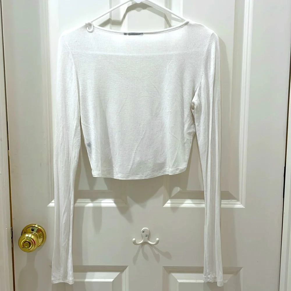 Stretchy White Ribbed Cropped Top - Picture 2 of 3